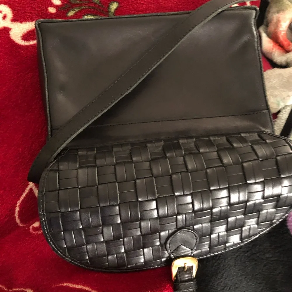 Brazil Genuine Black woven leather purse. Crossbody adjustable strap. - Picture 3 of 9